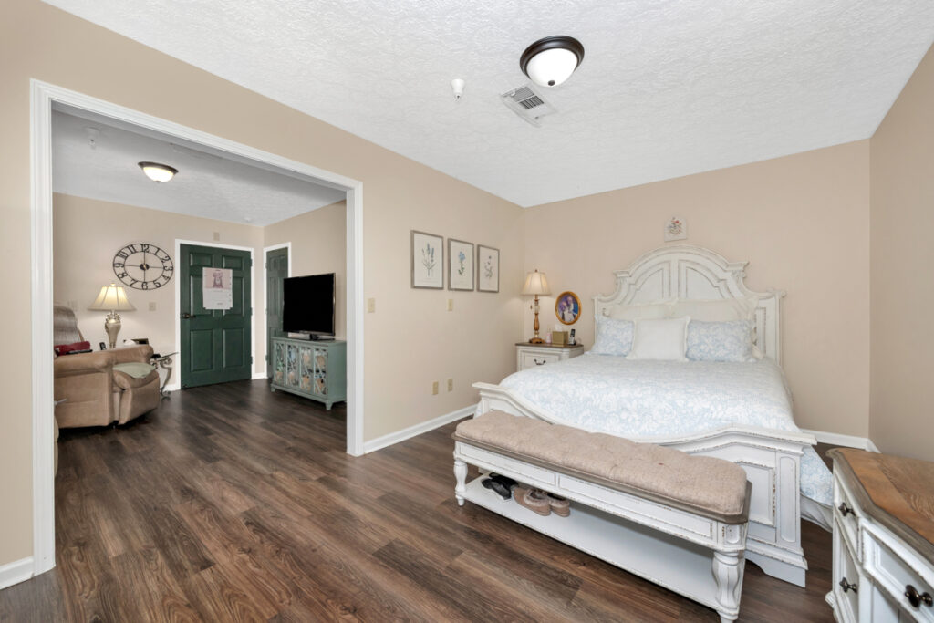 Country Cottage Decatur- Resident Bedroom 2